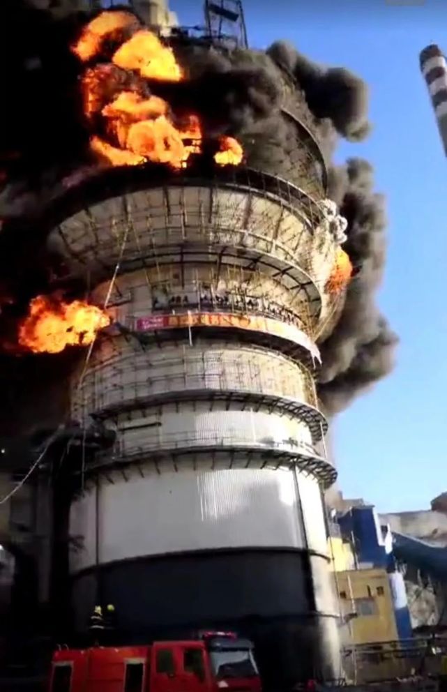脱硫塔玻璃钢防腐施工需要注意防火 脱硫塔玻璃钢防腐施工需要注意防火