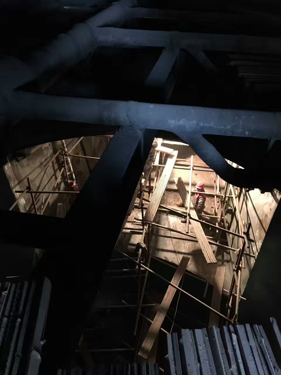 脱硫塔防腐施工 脱硫塔防腐施工